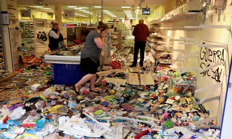 Resultado de imagen para saqueo supermercados